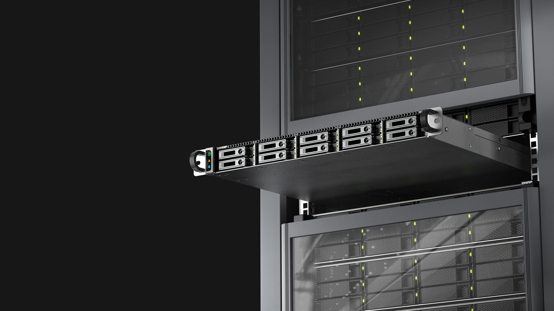 QNAP TS h1077AFU 10 Bay Flash NAS  Bild © QNAP