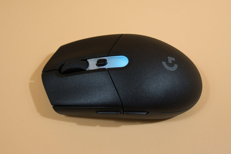 Logitech G305 X Superlight Beleuchtung blau seitlich