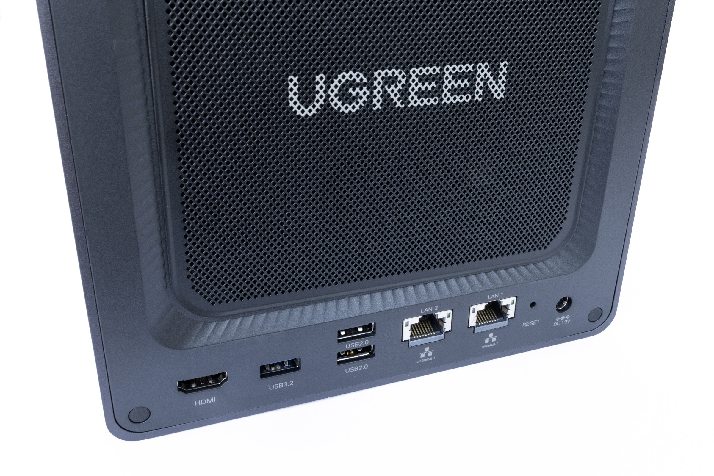 UGREEN DXP4800 Pro Anschlüsse Rückseite UGREEN DXP4800 Pro Anschlüsse Rückseite