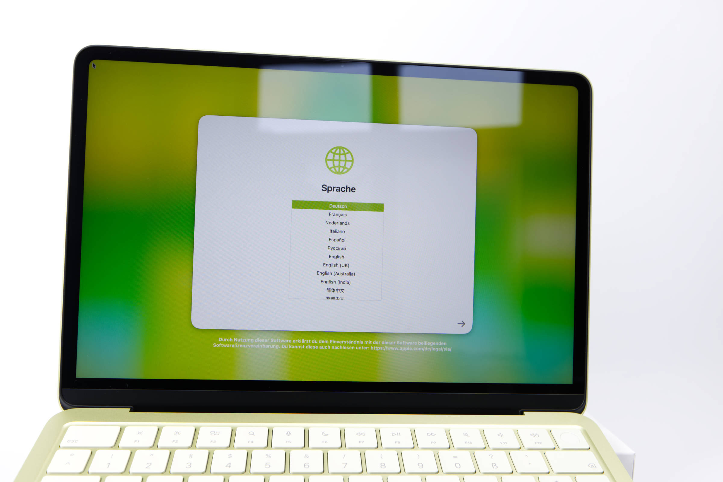 Apple MacBook Neo Display