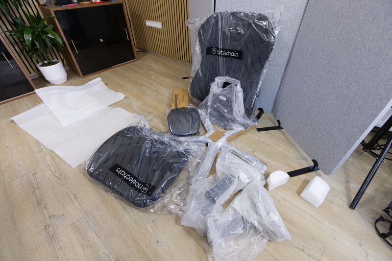 noblechairs AURA - Komponenten noblechairs AURA - Komponenten