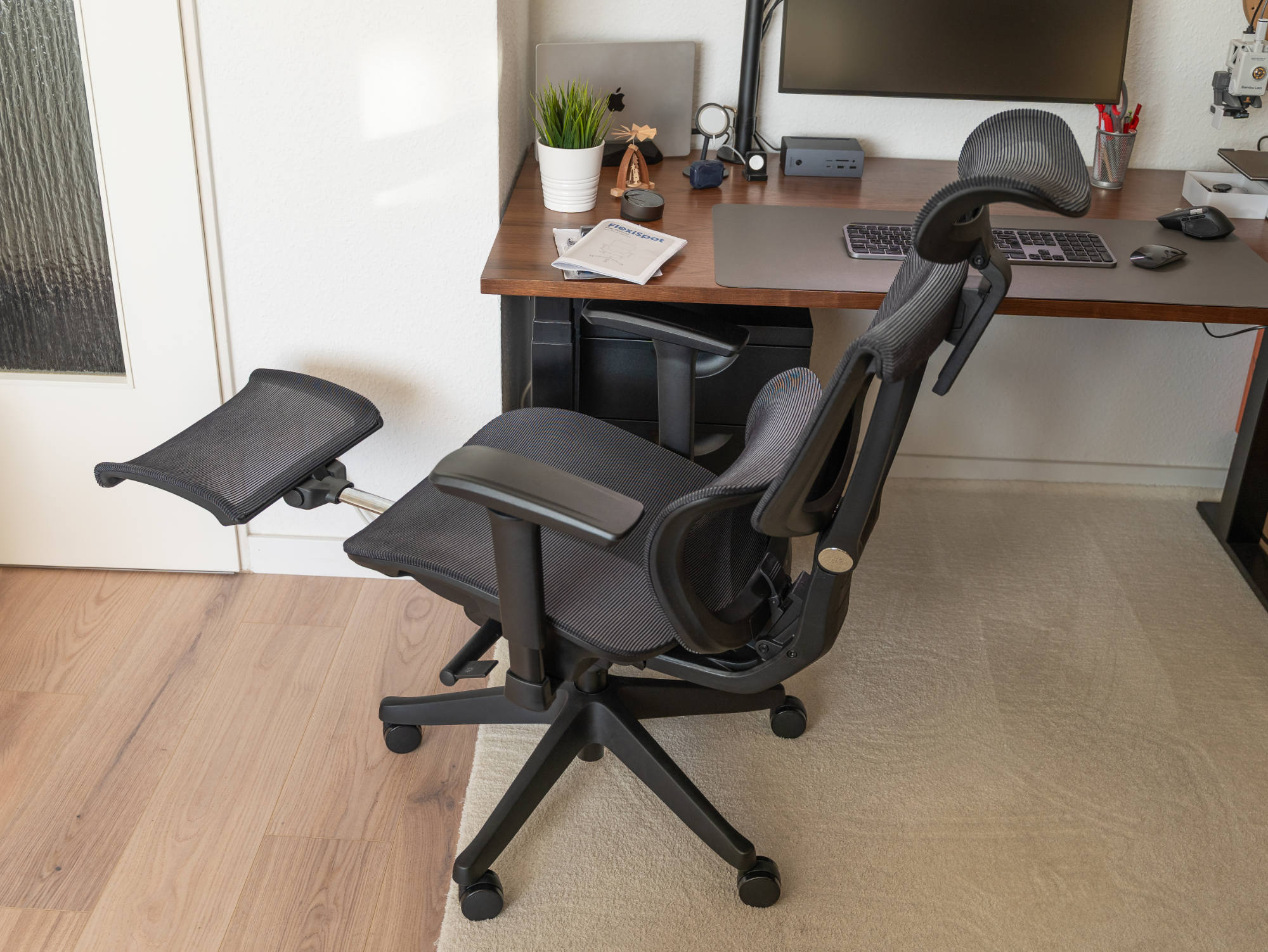 Flexispot C7: Test der Meshvariante mit Fußstütze