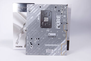 Sapphire PURE X8709A WIFI 7 Rückseite Sapphire PURE X8709A WIFI 7 Rückseite