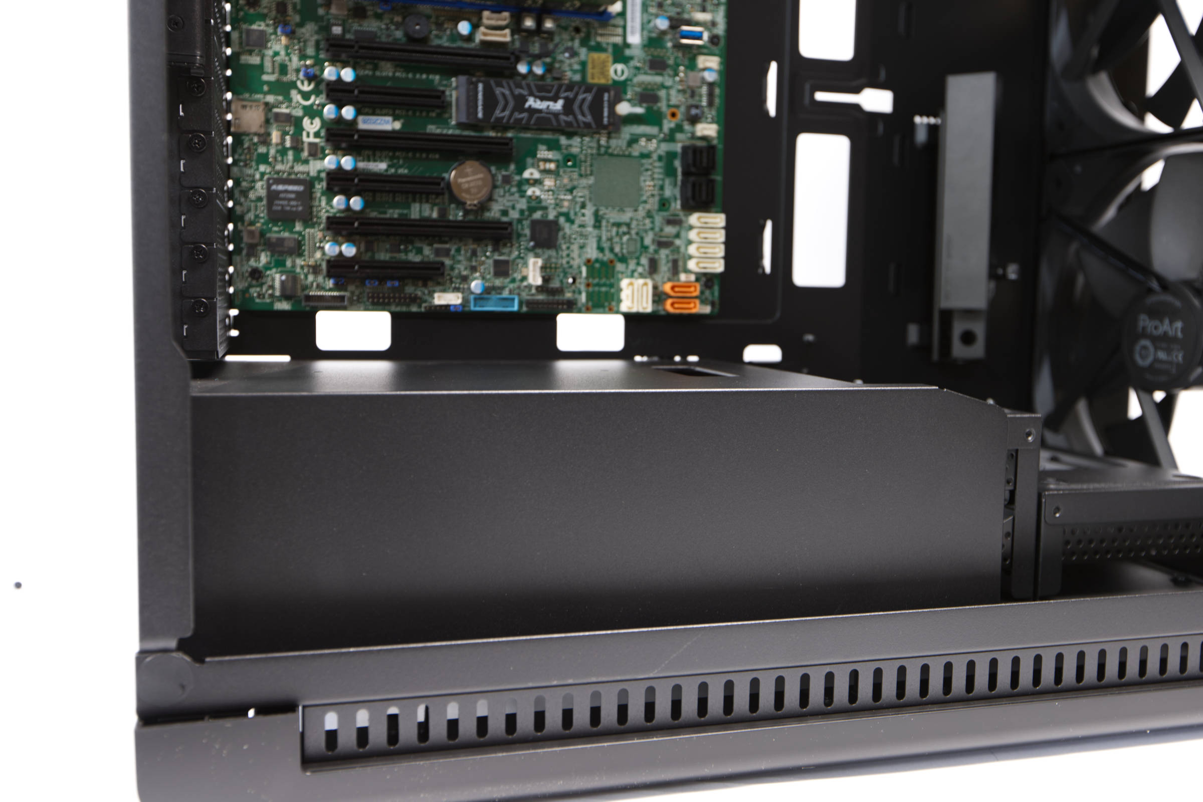 ASUS ProArt PA602 Wood Edition untere Kammer