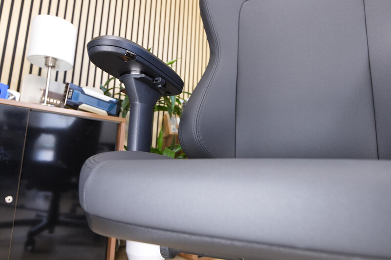 noblechairs AURA - Design AtmoShell noblechairs AURA - Design AtmoShell