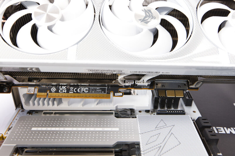 Sapphire Nitro X870EA PhantomLink Polar PhantomLink Anschluss Sapphire Nitro X870EA PhantomLink Polar PhantomLink Anschluss