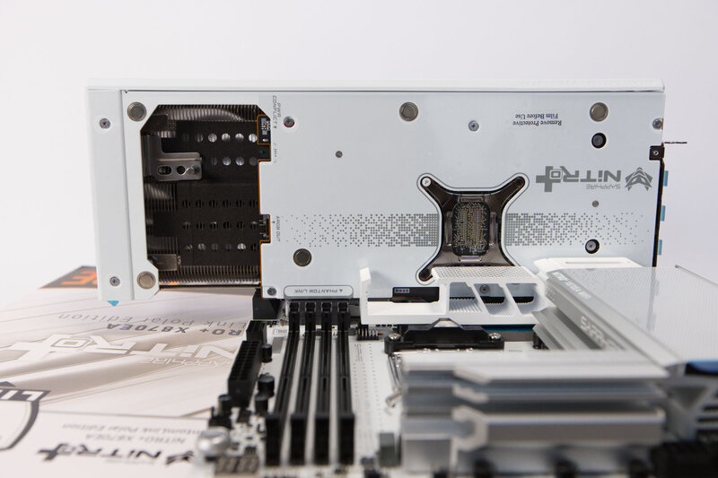 Sapphire Nitro X870EA PhantomLink Polar PhantomLink mit GPU Sapphire Nitro X870EA PhantomLink Polar PhantomLink mit GPU