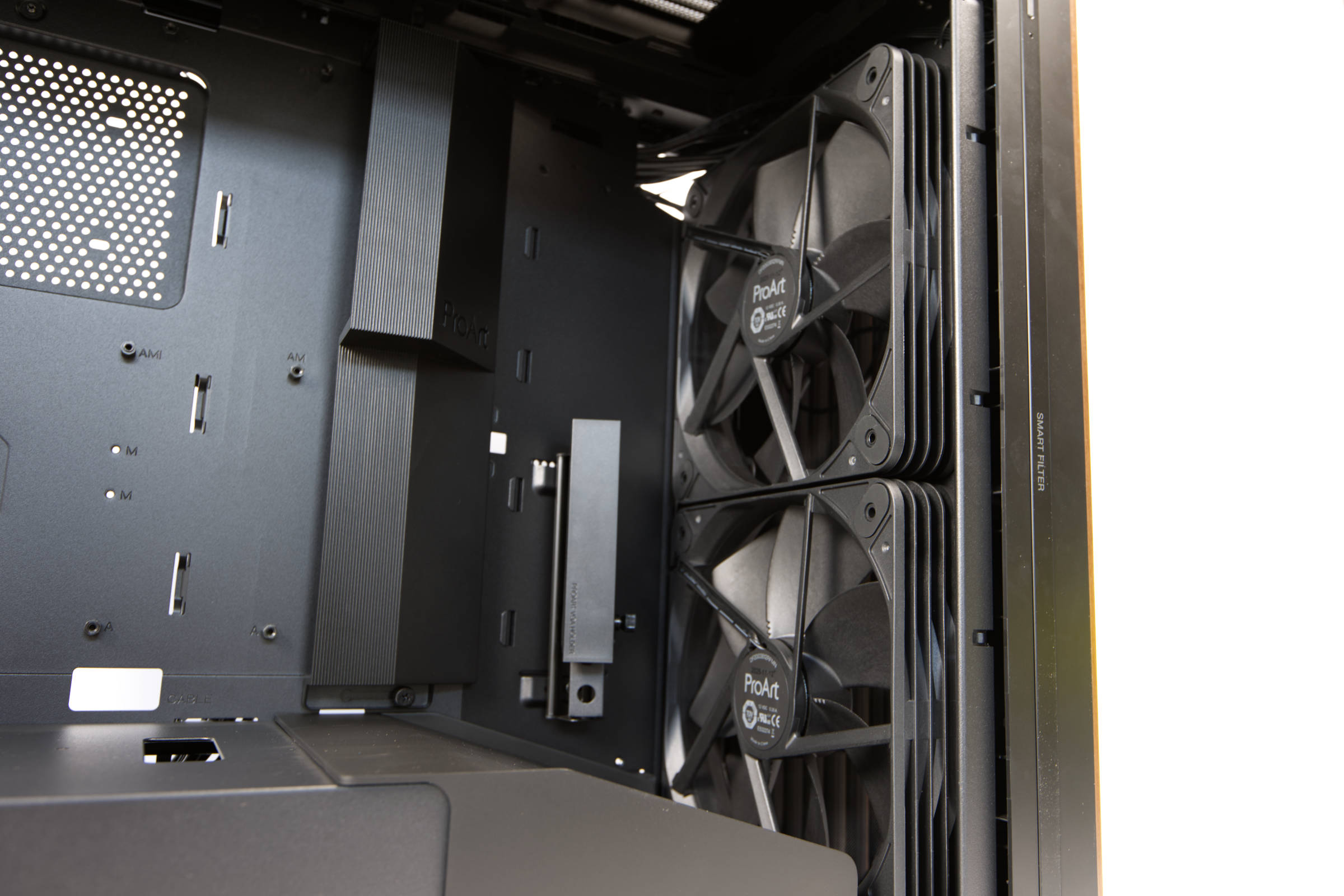 ASUS ProArt PA602 Wood Edition Frontlüfter