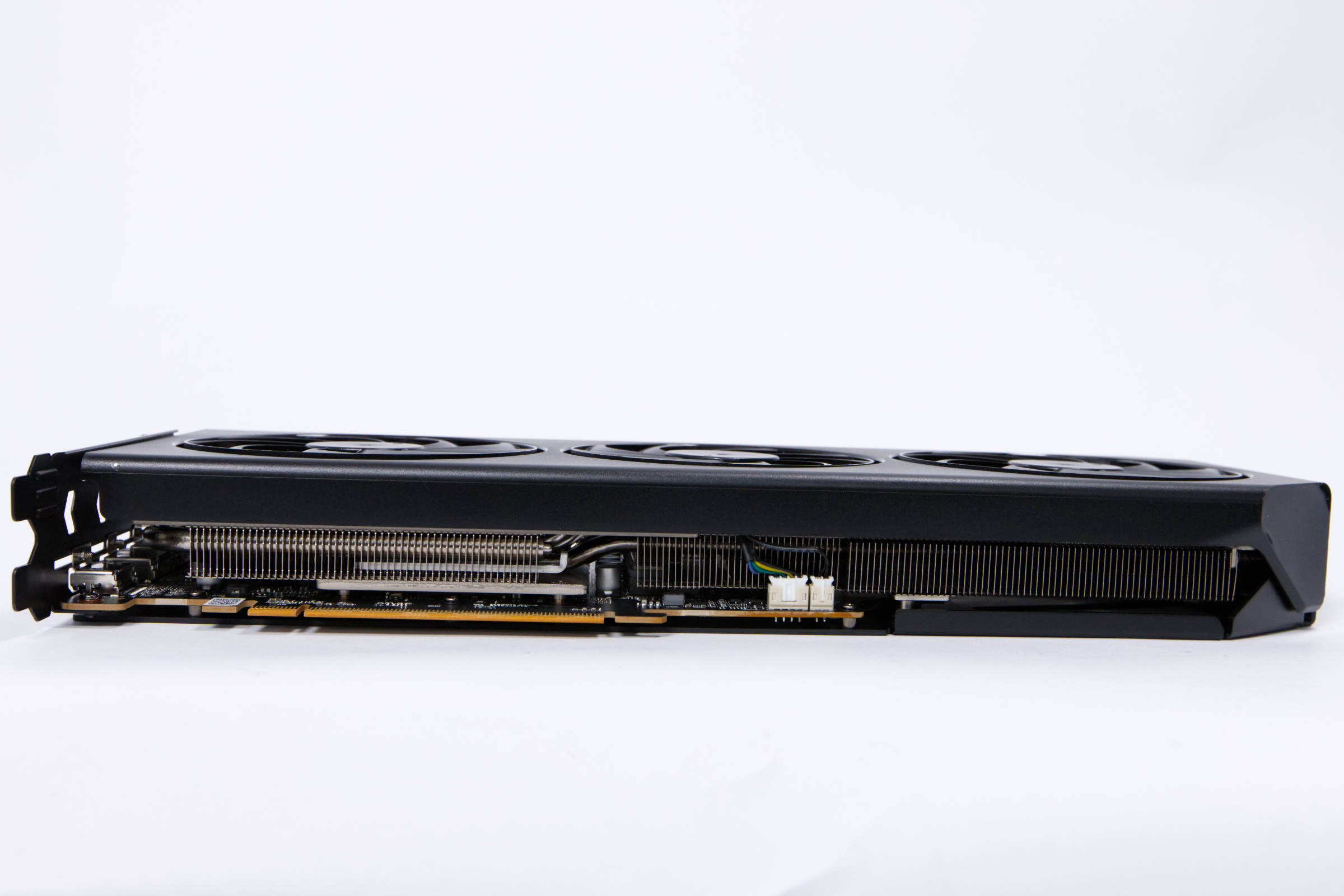 PowerColor Radeon RX 9070 Hellhound Seite 1