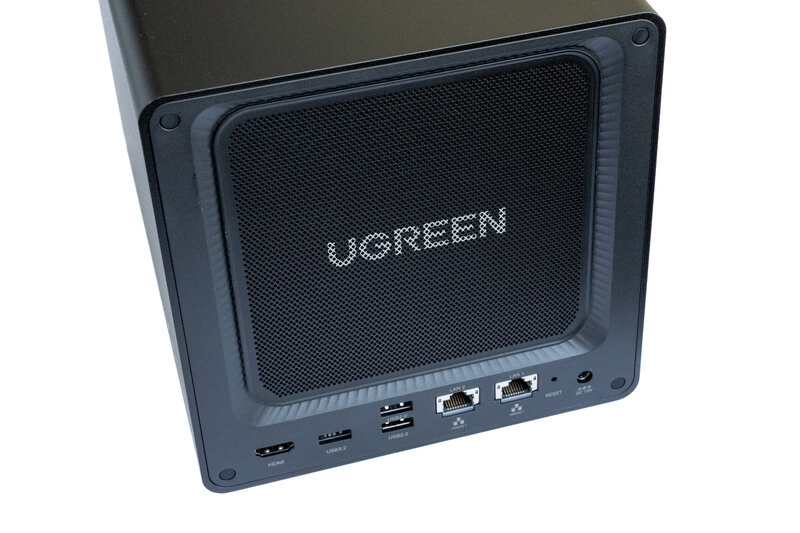 UGREEN DXP4800 GT Rückseite