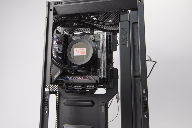 NZXT H2 Flow Einbau mit AIO RAM und Riser NZXT H2 Flow Einbau mit AIO RAM und Riser