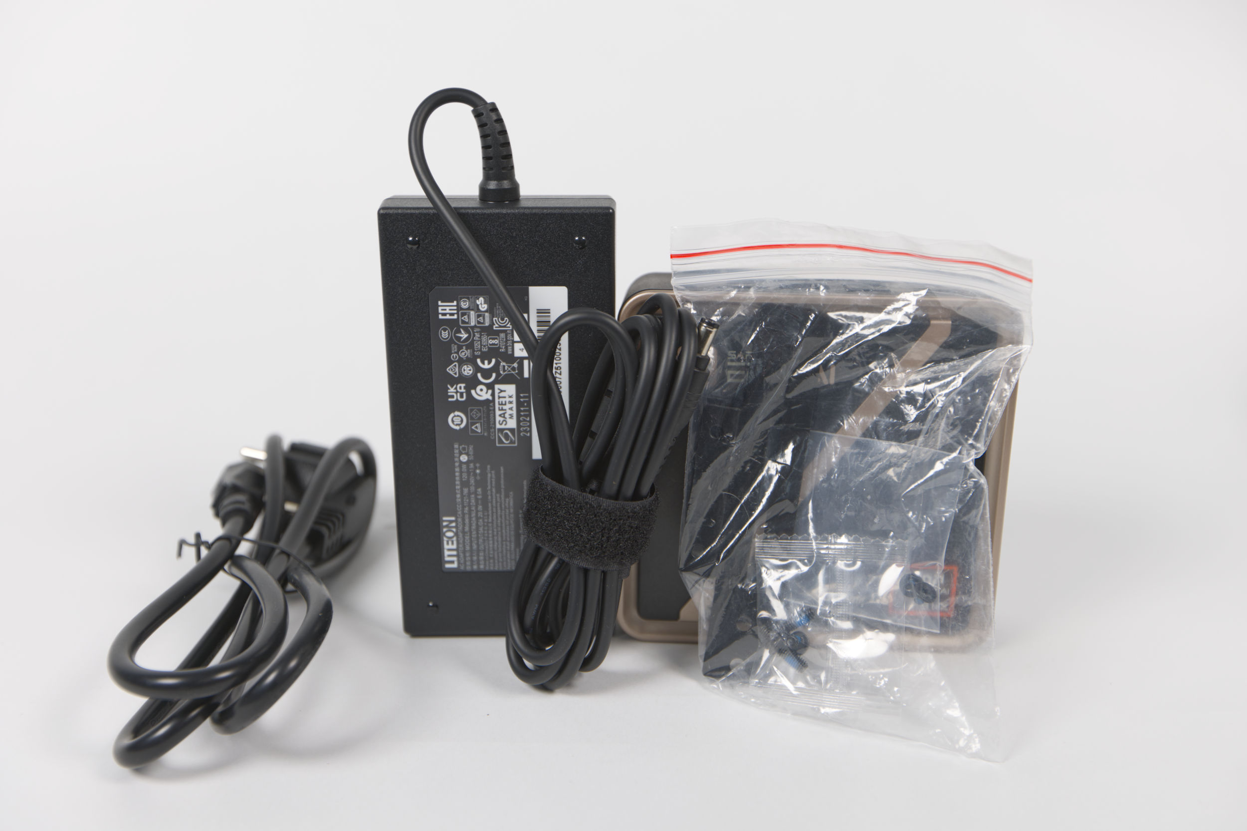 Sapphire EDGE AI Lieferumfang Sapphire EDGE AI Lieferumfang