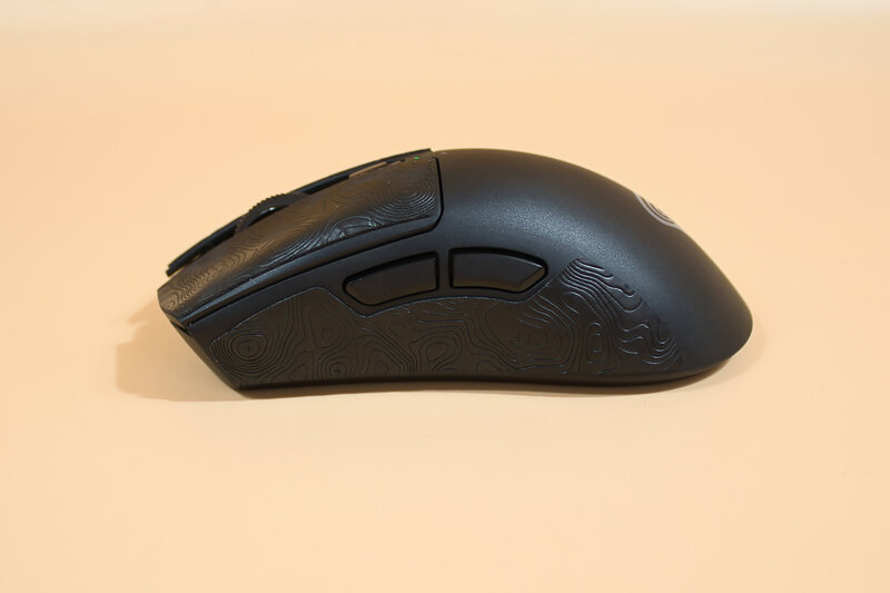 GENESIS ZIRCON 880 PRO mit Grip Pads linke Seite GENESIS ZIRCON 880 PRO mit Grip Pads linke Seite