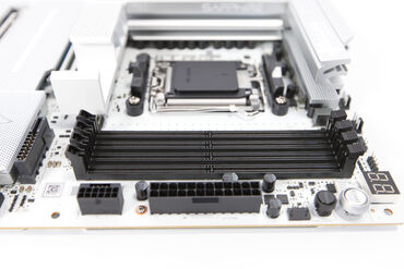Sapphire Nitro X870EA PhantomLink Polar DDR5 DIMM Sapphire Nitro X870EA PhantomLink Polar DDR5 DIMM