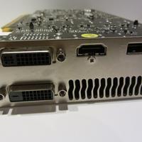 PowerColor AMD Radeon R9 285 Turbo Duo OC (Anschlüsse liegend)