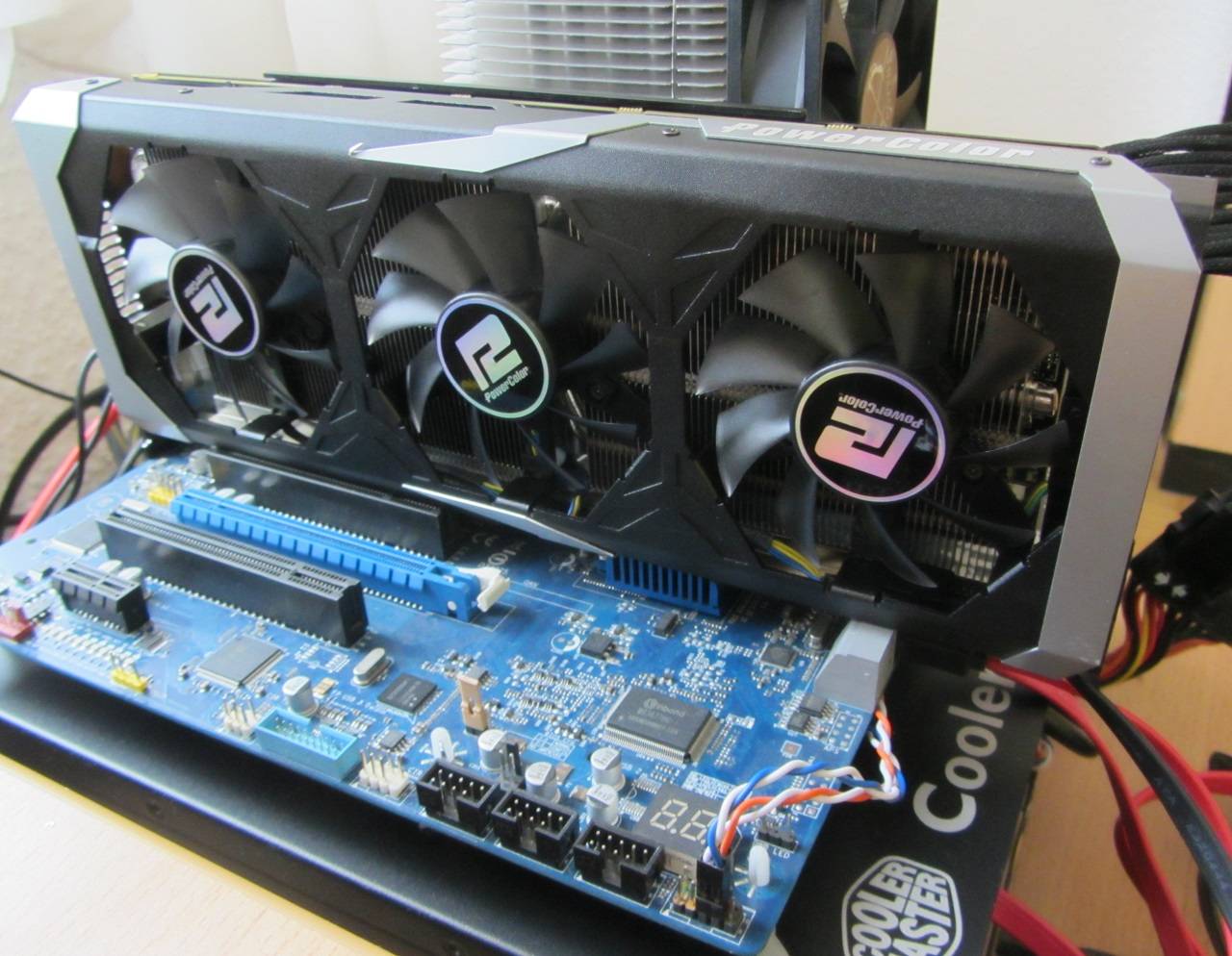 Testsystem mit PowerColor R9 390x PCS+