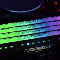 Crucial Ballistix Tactical Tracer RGB DDR4 RAM mit RGB-Beleuchtung