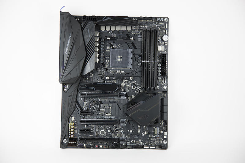 ASUS ROG Crosshair VII Hero ASUS ROG Crosshair VII Hero