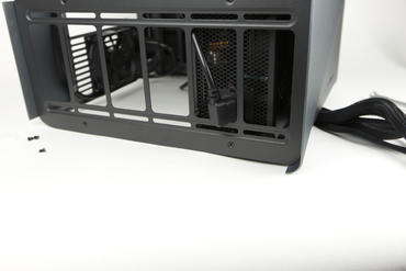 Fractal Design Era ITX Einbau des Netzteils 2