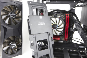 Fractal Design Era ITX Einbau von SSDs