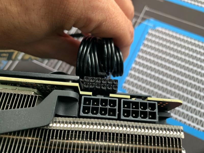 NVIDIA 12-pin PCIe-Stromstecker NVIDIA 12-pin PCIe-Stromstecker
