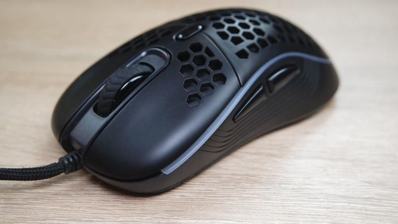 Sharkoon Light2 S - Seite 2 - Knöpfe Sharkoon Light2 S - Seite 2 - Knöpfe