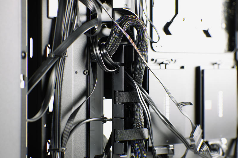 NZXT H510i Mass Effect - Kabel-Kanäle