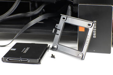 NZXT H510i Mass Effect - SSD-Einbau
