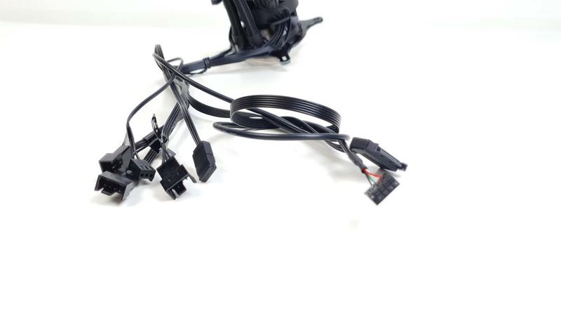 MSI-MPG-CoreLiquid-K360-BILD_Kabel02 MSI-MPG-CoreLiquid-K360-BILD_Kabel02