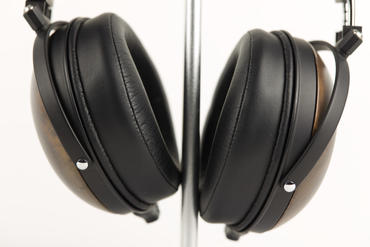 Fostex TH610 Ohrmuscheln und Holzverkleidung