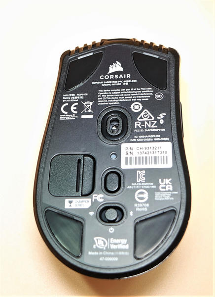 CORSAIR SABRE RGB PRO WIRELESS ansicht unten CORSAIR SABRE RGB PRO WIRELESS ansicht unten