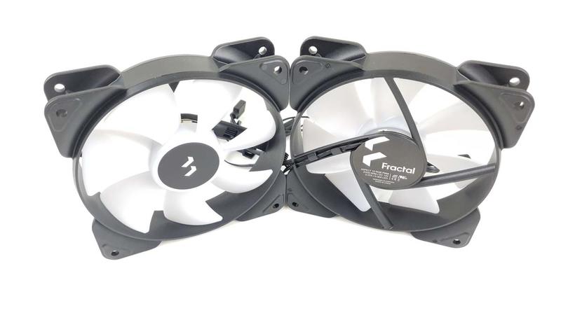 Fractal-Design-Lumen-S36-RGB-07 Fractal-Design-Lumen-S36-RGB-07