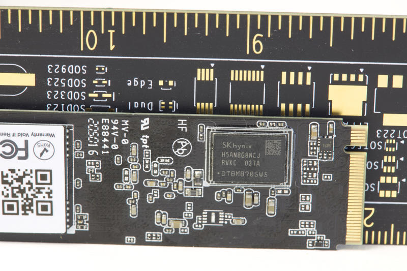 Sabrent Rocket Q4 SKHynx-H5AN8G8NCJ-RVKC Sabrent Rocket Q4 SKHynx-H5AN8G8NCJ-RVKC