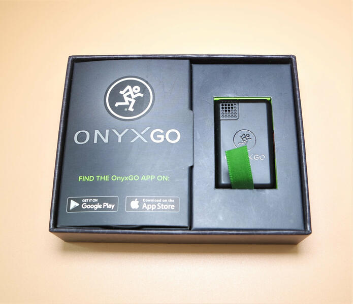 Mackie OnyxGO Mic Verpackung 2