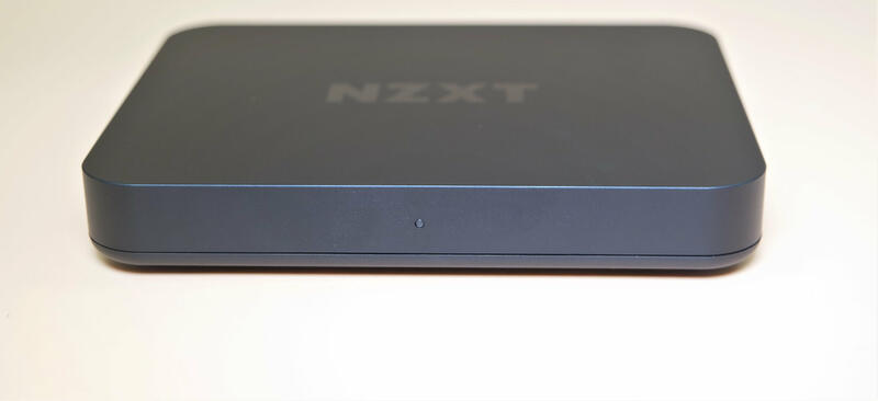NZXT Signal HD60 Capture Karte Seitenansicht NZXT Signal HD60 Capture Karte Seitenansicht