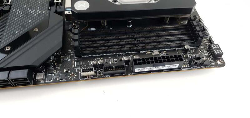 MSI-MPG-Z690-CARBON-EK-X-Bild03 MSI-MPG-Z690-CARBON-EK-X-Bild03