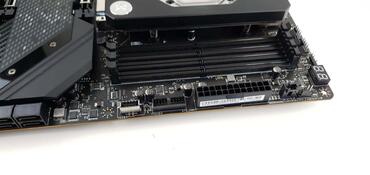 MSI-MPG-Z690-CARBON-EK-X-Bild03