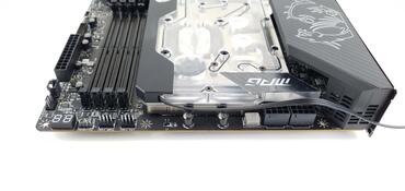 MSI-MPG-Z690-CARBON-EK-X-Bild04