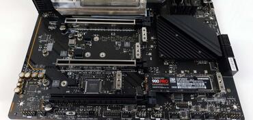 MSI-MPG-Z690-CARBON-EK-X-Bild12