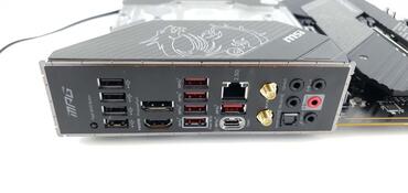 MSI-MPG-Z690-CARBON-EK-X-Bild13