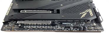 MSI_MEG_Z690_ACE-Bild02