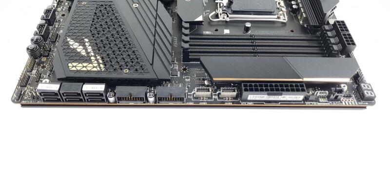 MSI_MEG_Z690_ACE-Bild03