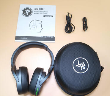 Mackie MC-40BT Lieferumfang