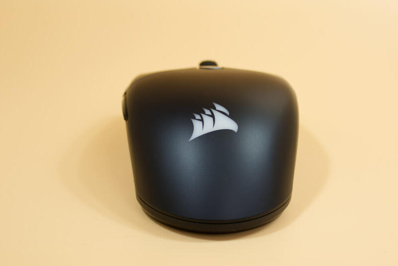 Corsair Katar Elite Wireless Ergonomie Corsair Katar Elite Wireless Ergonomie