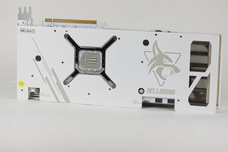 PowerColor 7900 XTX Hellhound Spectral White - PowerColor 7900 XTX Hellhound Spectral White -