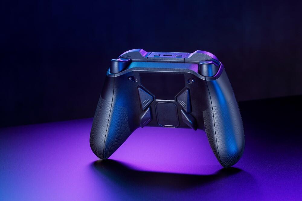ROG Raikiri Pro Controller mit OLED-Display  Bild © ASUS