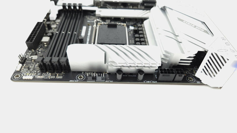 ASUS ROG Strix B760-G Gaming WIFI D4 Bild02