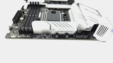 ASUS ROG Strix B760-G Gaming WIFI D4 Bild02