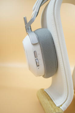 Corsair HS80 MAX Knöpfe