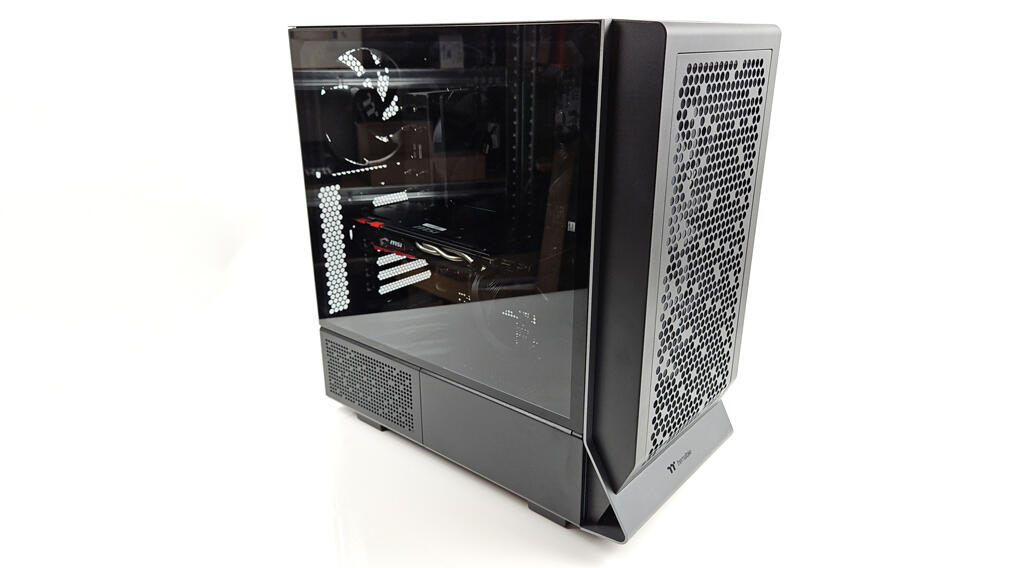 Thermaltake_Ceres_300_ARGB-Bild01